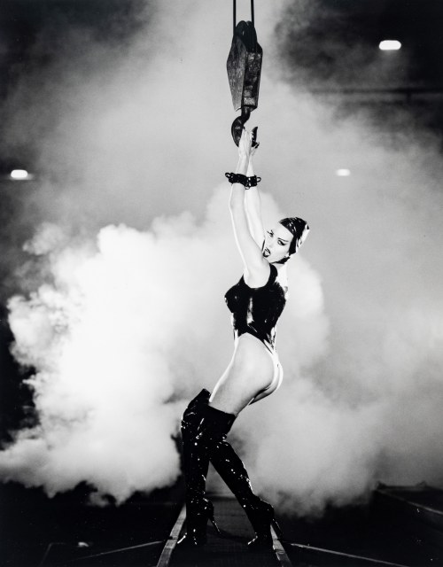 John Rutter (1962) – Catwoman, modelka Rebecca Smith, 1999, John Rutter