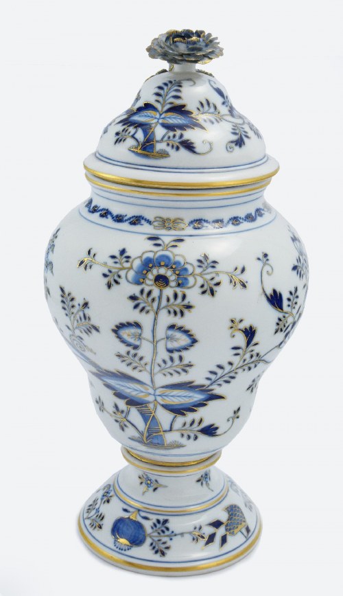 Wazon z pokrywą zwieńczoną różą, Miśnia (Meissen)
