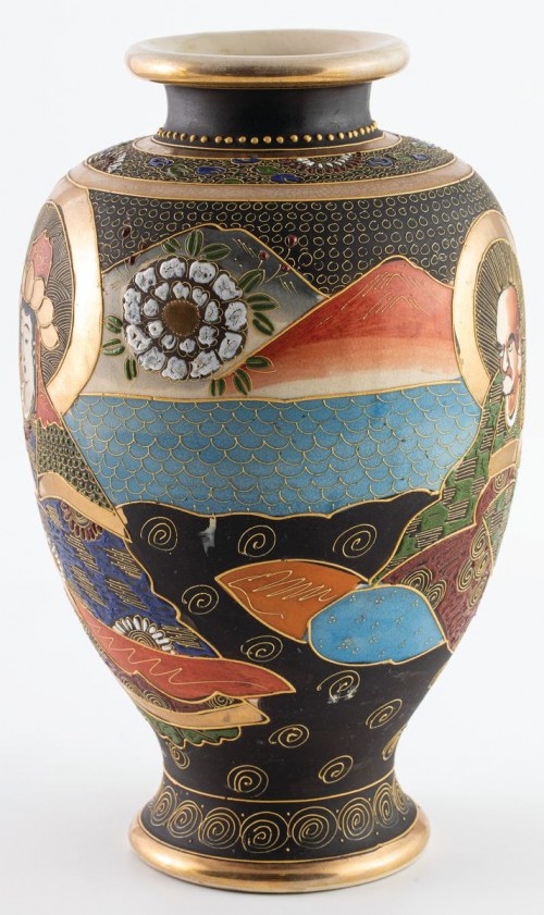 Japonia, Satsuma, ok. 1930, Wazon Z Trzema Postaciami