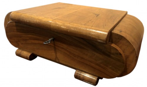 drewno fornirowane, Polska (?), szer.: 31 cm, dł.: 21 cm., Kasetka Art Deco