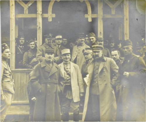 Józef Piłsudski z francuskim generałem i oficerami, Józef Piłsudski