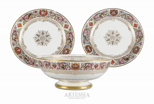 Sevres (od poł. XVIII w.), Para talerzy i miska z serwisu Ludwika Filipa, 3 ćw. XIX w., Królewska Manufaktura Porcelany