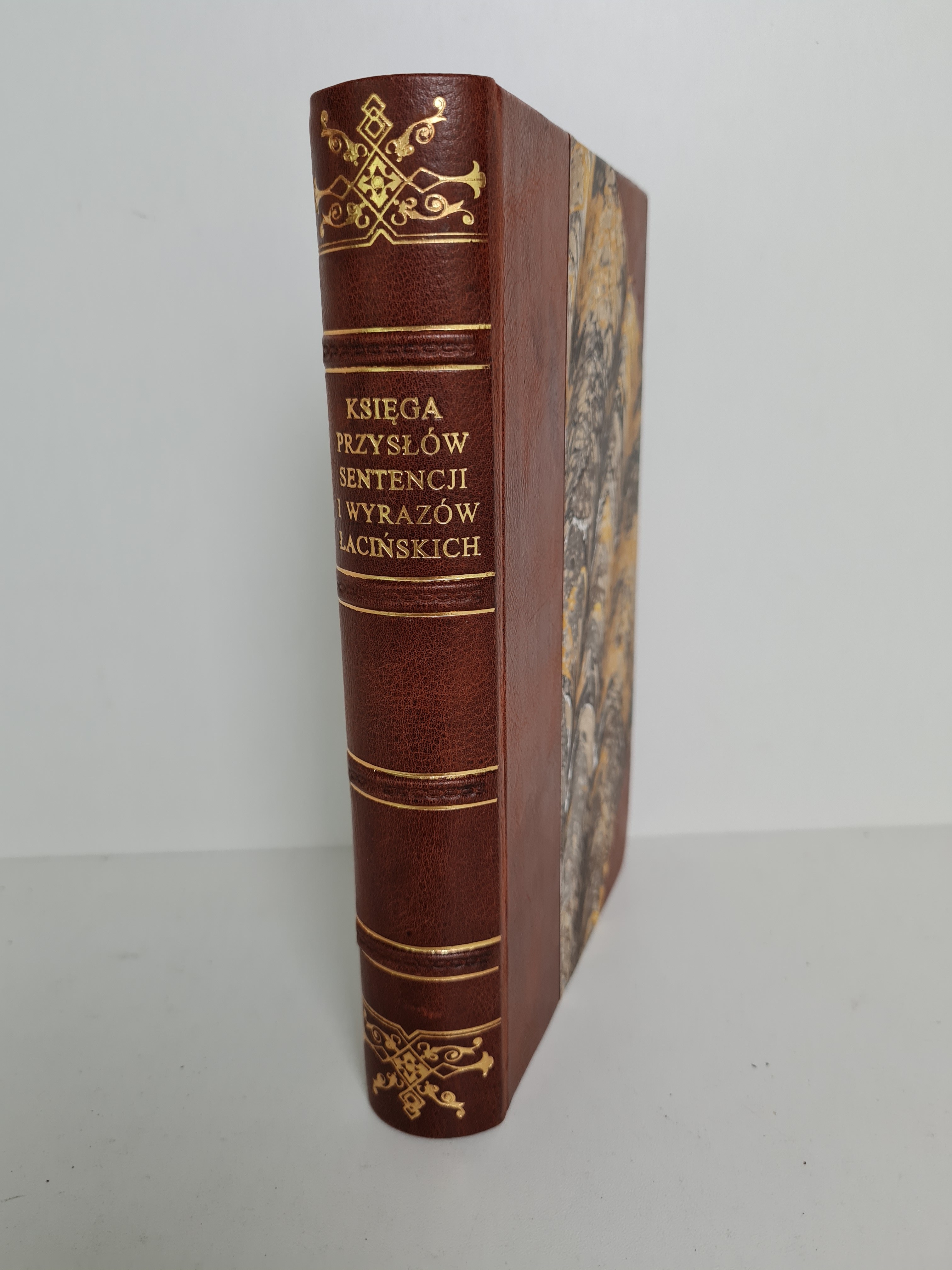 Przeczytaj Kilka Polskich Przysłów I Sentencji Dotyczących Miłości CZAPIŃSKI Leopold - KSIĘGA PRZYSŁÓW, SENTENCJI I WYRAZÓW ŁACIŃSKICH Wyd