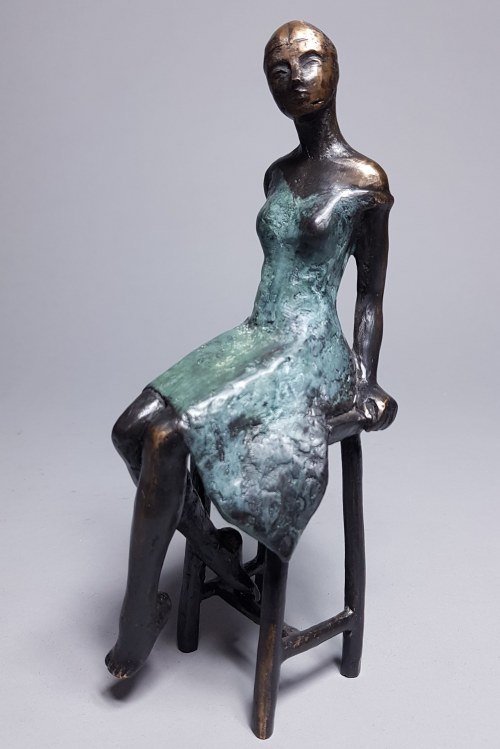 Dziewczyna na taborecie (Brąz, wys. 22,5 cm. Edycja 1/6), Joanna Zakrzewska