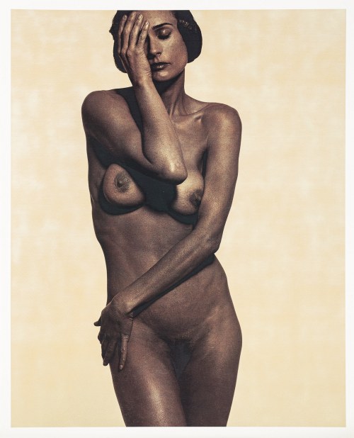 Demi Moore z teki ''Visionaire 23. The Emperor's New Clothes'', 1997, Karl Lagerfeld