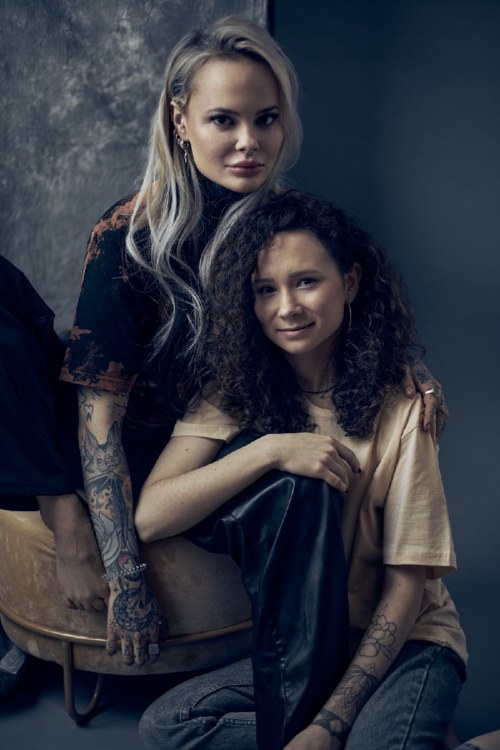 Monika Miller i Julia, Karolina Harz