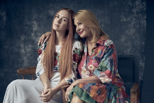 Majka Jeżowska i Julia Belei, Karolina Harz