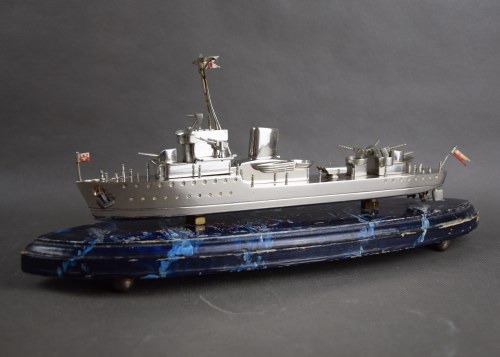lata 30/40-te., Model Orp Błyskawica