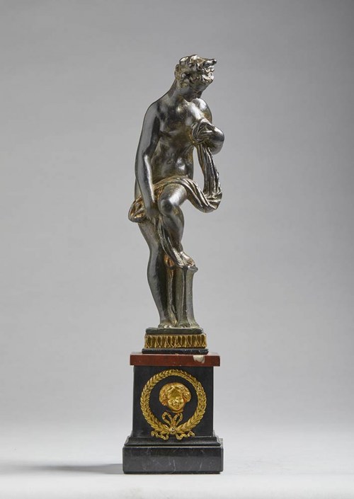Bathing Venus. Inspired by a Giambologna design., XVII Century Manufacture