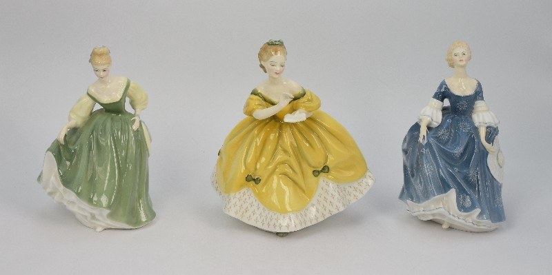 ROYAL DULTON & Co (Ltd.), Three figurines of ladies (from the collector's series) - Online auction / Online bidding - Price - OneBid ROYAL DULTON & Co (Ltd.), Three figurines of ladies (from the collector's series) - Online auction / Online bidding - Price - OneBid