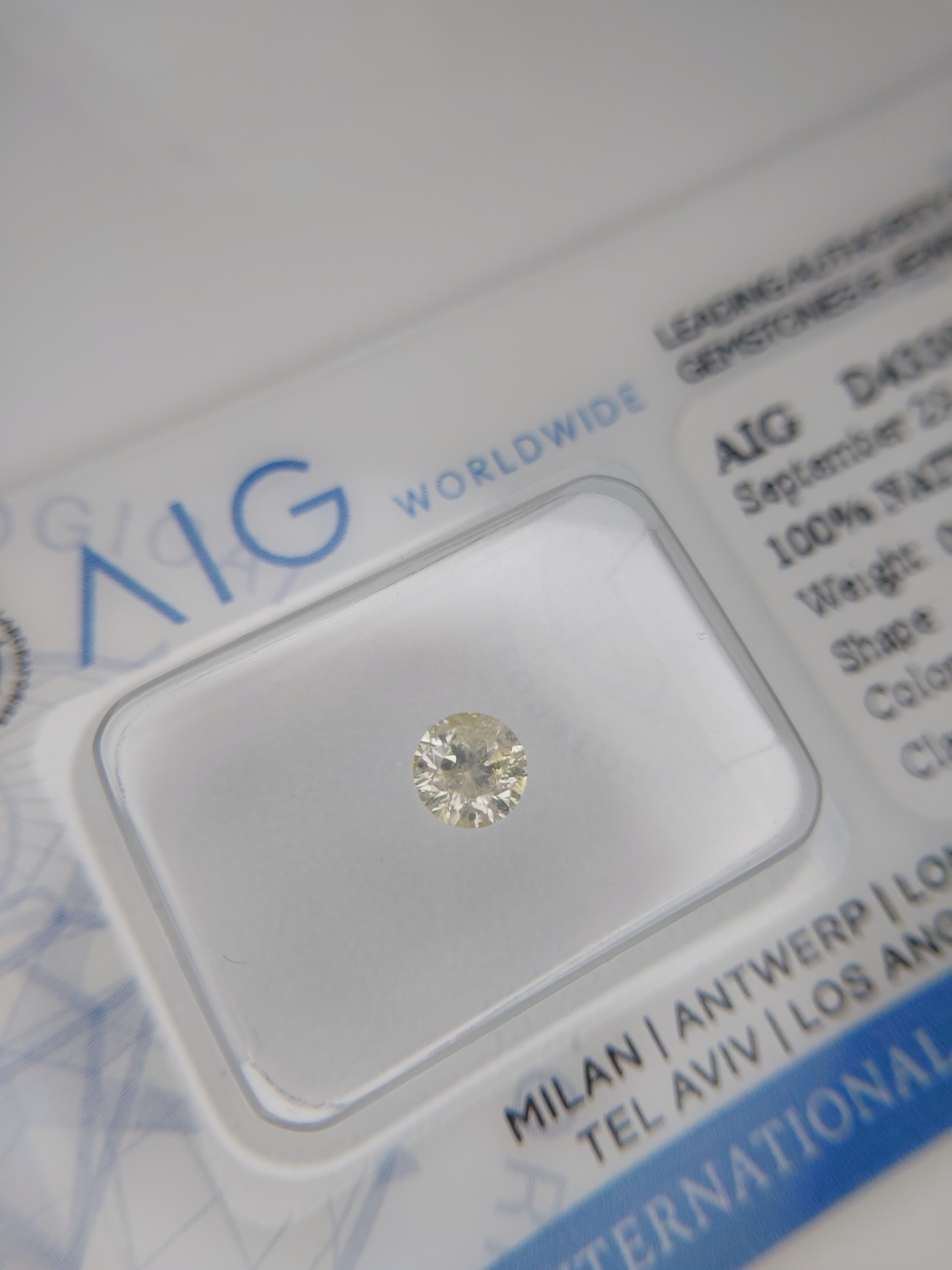Natural diamond 0.32 ct I2 AIG Milan - Online auction / Online bidding -  Price - OneBid