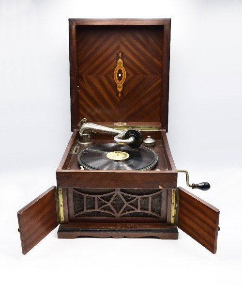 Gramofon, Firma Kornefon