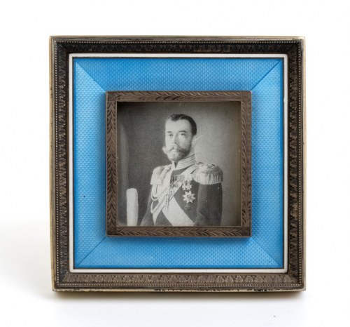 FABERGÉ Ramka ze srebra pozłacanego i emalii guilloché, Peter Carl Fabergé