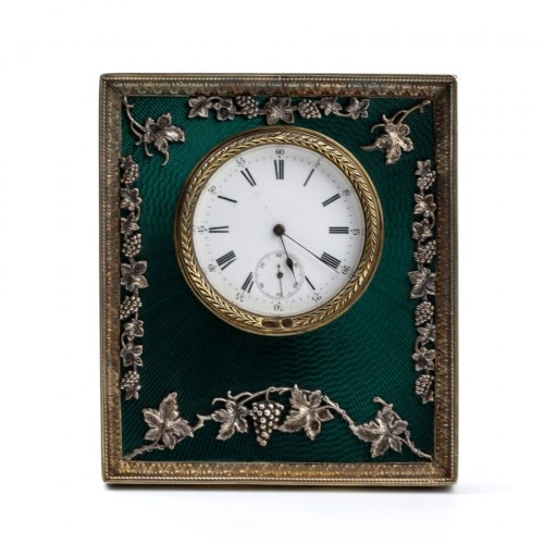 FABERGÉ CARL (firma_di) Zegar stołowy w stylu Art Déco z pozłacanego srebra i emalii, Peter Carl Fabergé