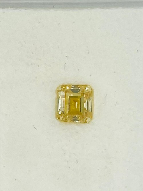 JEDNOLITY - SI1 - GIA - HR20901-15, DIAMENT 0.77 CT FANTAZYJNY INTENSYWNIE ŻÓŁTY