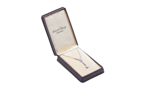 OŁOMUNIEC (CZECHY 1929-1949), DIAMENTOWY NASZYJNIK 0.70 CT