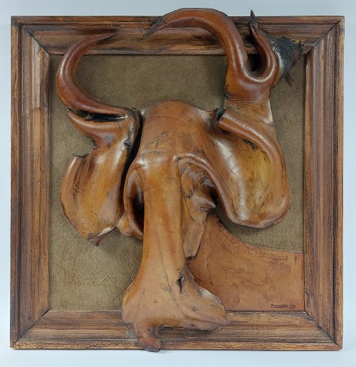 Płaskorzeźba - Bawół - forma skórzana, 1988 r., Tadeusz Kobak