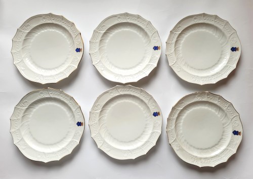 Czechy. Zestaw 7 porcelanowych talerzy płaskich, dużych, z polskim herbem Leliwa pod koroną hrabiowską, Fischer & Mieg