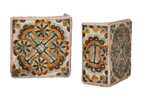 Dwa ceramiczne kafle narożne, Aleksander Bachmiński