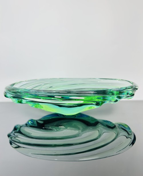 Misa ze szkła uranowego Sommerso z kolekcji "Andromeda", Huta Szkła Škrdlovice, 43 cm, 1955 r., Jaroslav Beranek