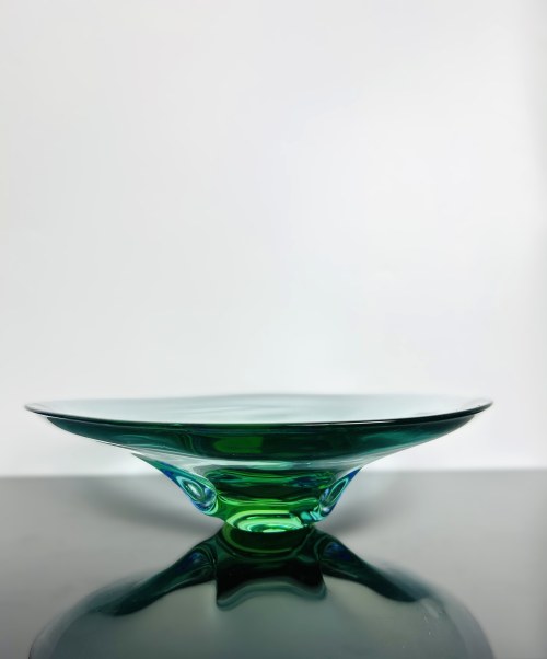 Niebiesko-zielony talerz ze szkła artystycznego, Škrdlovice, wzór nr 5981, 35 cm, Emanuel Beranek