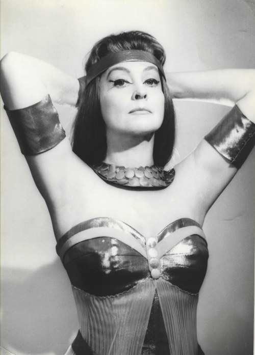 Portret Niny Andrycz, Zofia Nasierowska