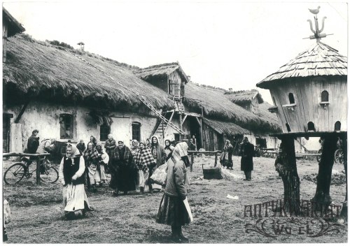 kadr filmowy, statyści z Seroczyna, fot. T. Radecki, 1972, „Noce I Dnie”