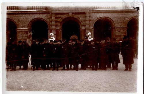 1919 r., Lwów (Lemberg/Leopolis) - Fotografia Zbiorowa Weteranów Powstania Styczniowego, Rynek Miejski - Późniejsza Odbitka (Lata 80. XX w.) Z Kliszy Przechowywanych w Archiwum we Lwowie, II RP