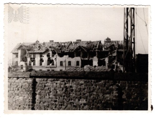 ok. 1945 r. - Fotografia Budynku Zniszczonego w Czasie Walk w Kołobrzegu, II WŚ